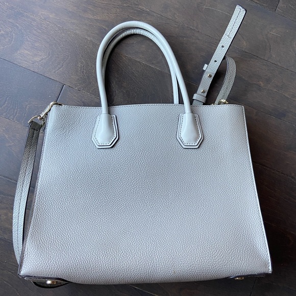 Michael Kors Mercer Medium Organ Tote Bag - Picture 4 of 9